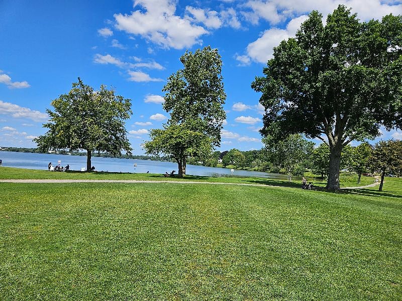 Furnished Finder property 615002_1 photo 15