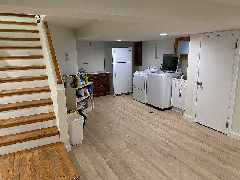 washer&dryer in basement