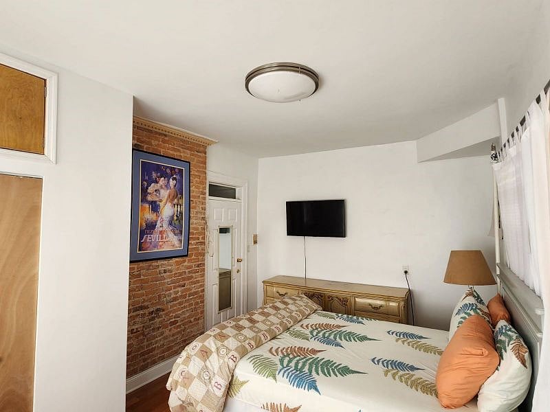 Back room $1800.00 per month