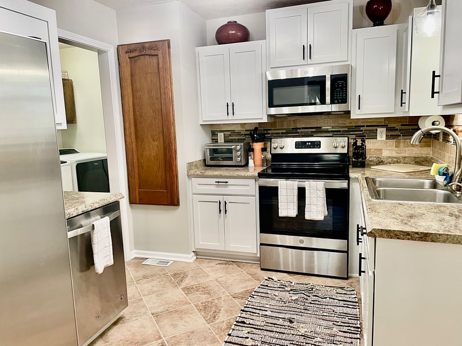 Furnished Finder property 615147_1 photo 17