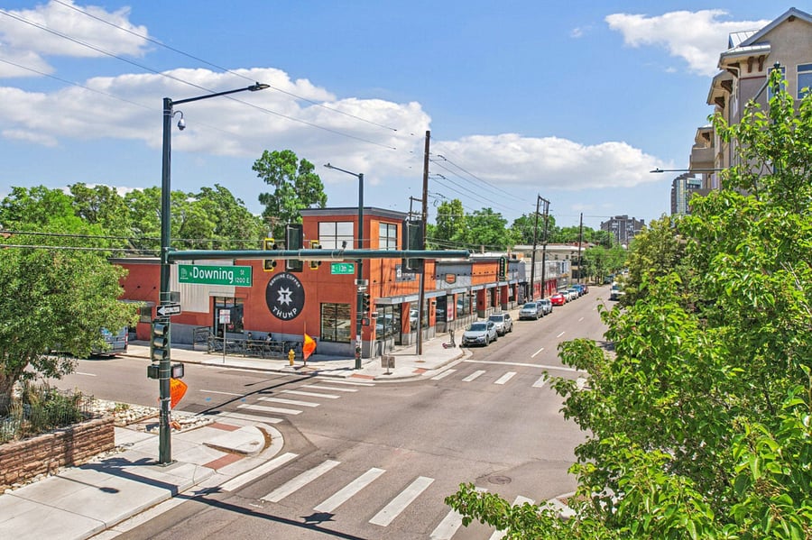 Nearby coffee shops and bars
