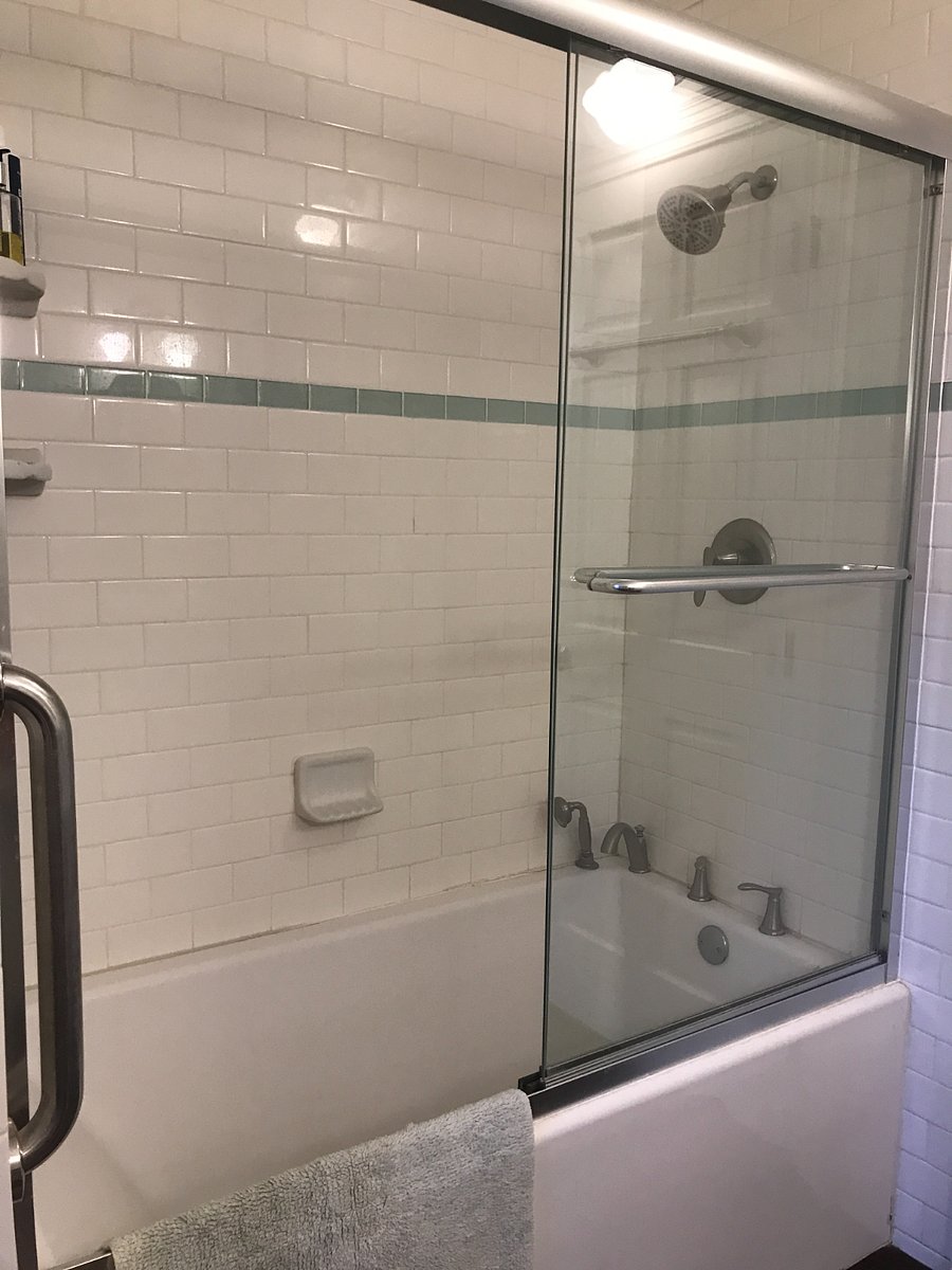 Shower/Tub