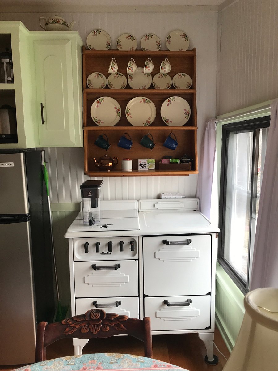 Antique Stove
Non-functional