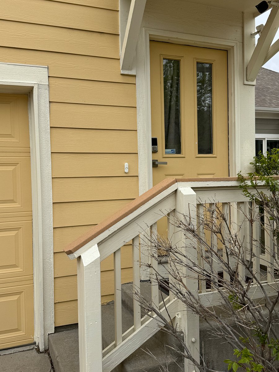 Private entrance into Carriage House.