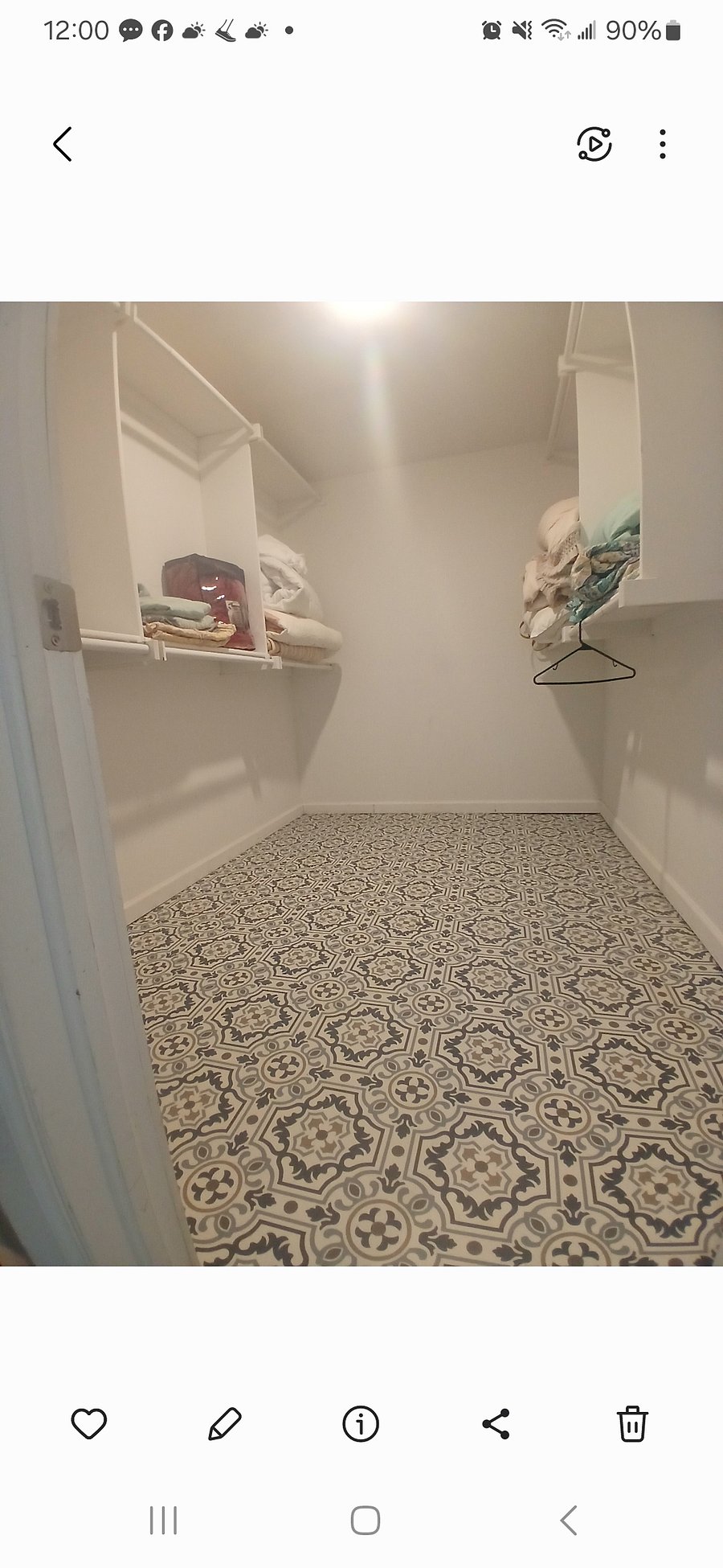 Large walk in closet!!