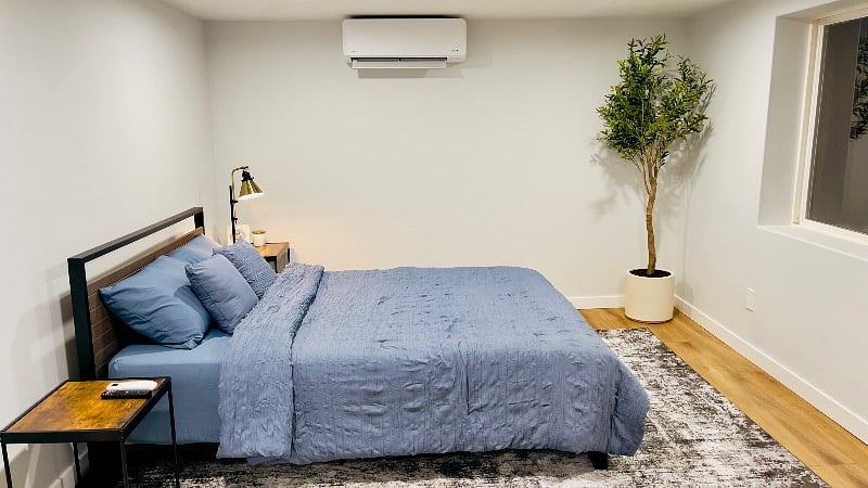 Large bedroom with en suite 