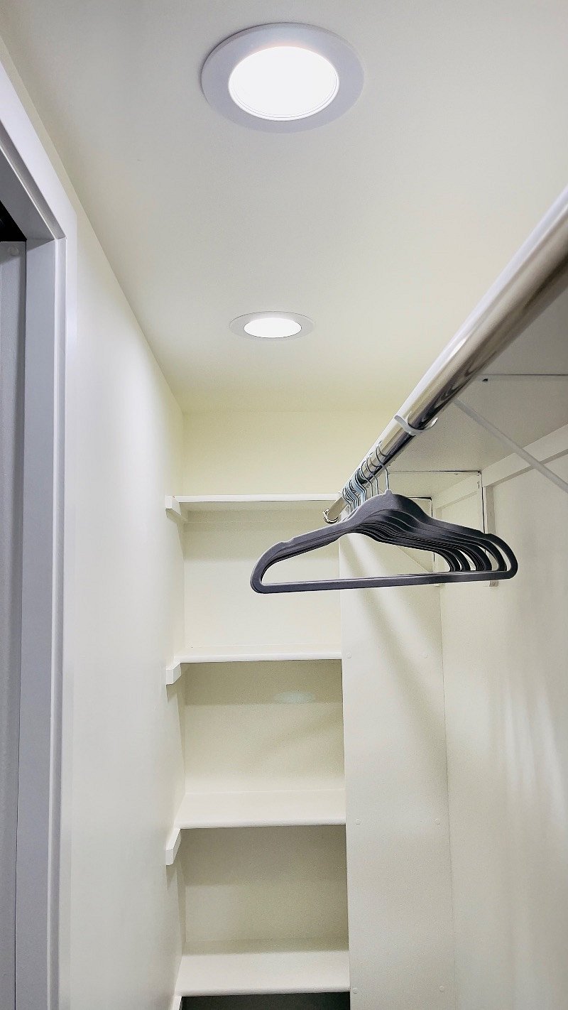 Walk-in closets 