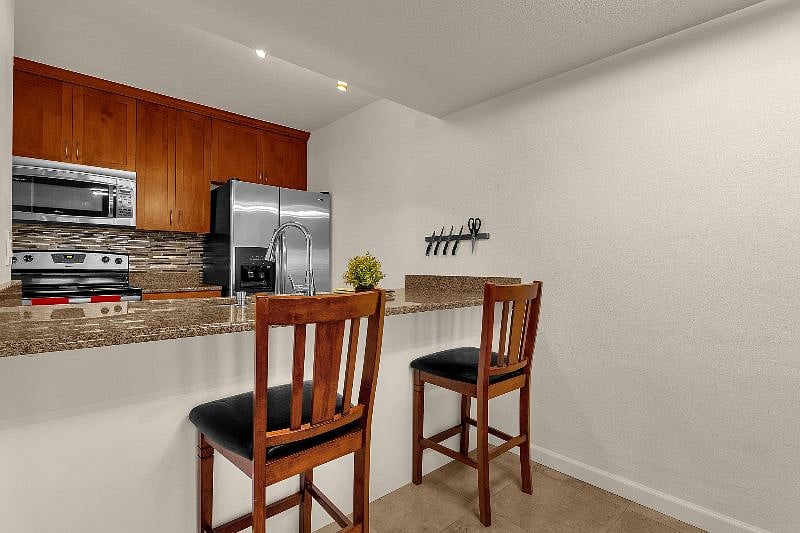 Breakfast bar