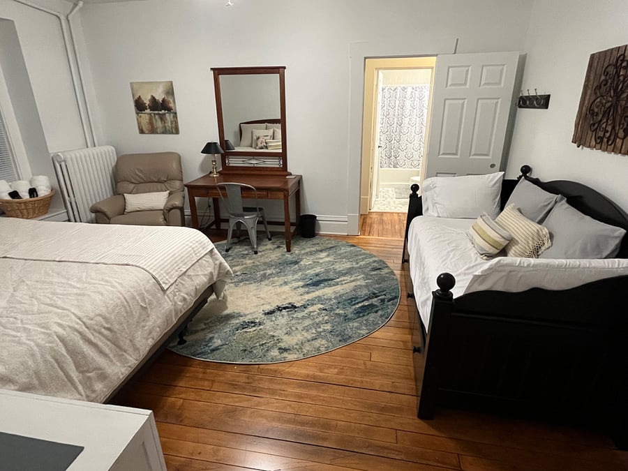 3 bedroom apartment down the street