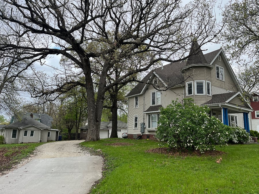 Bungalow and 3 plex house with 3 bedroom apartment on main floor furnished.