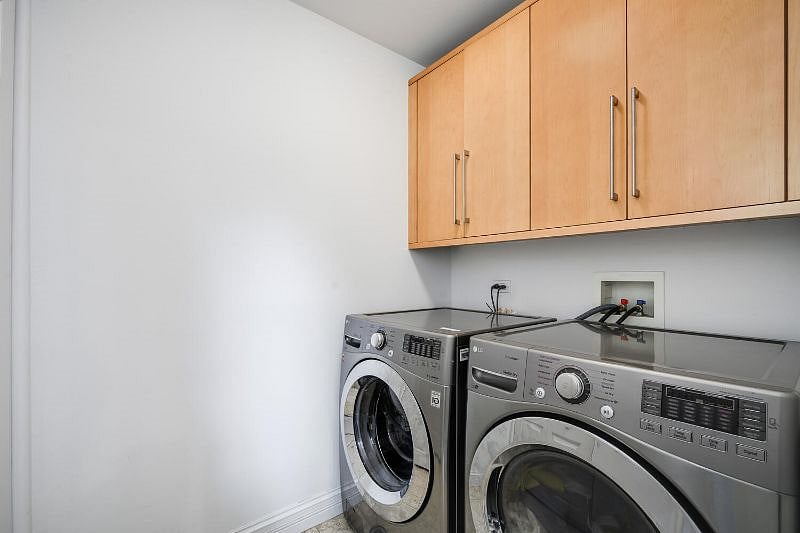 Laundry room - 2nd floor