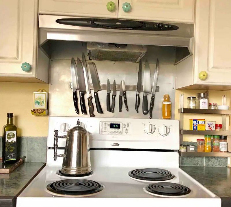 Fully equipped shared kitchen