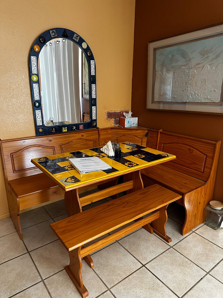 Dining room.