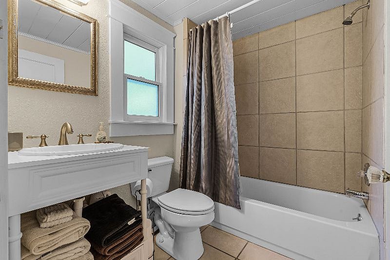 Furnished Finder property 615814_1 photo 17