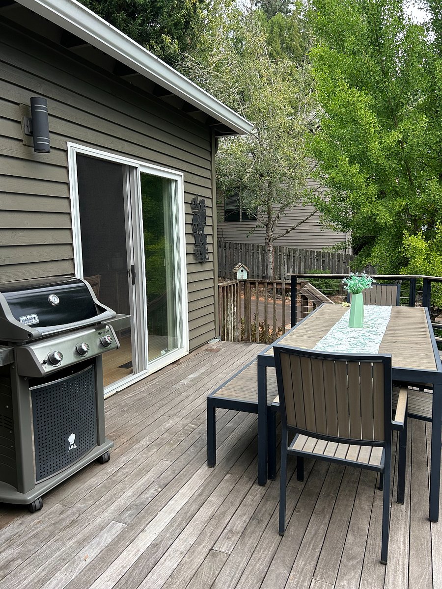 Inline Gas Grill/Dining Table
