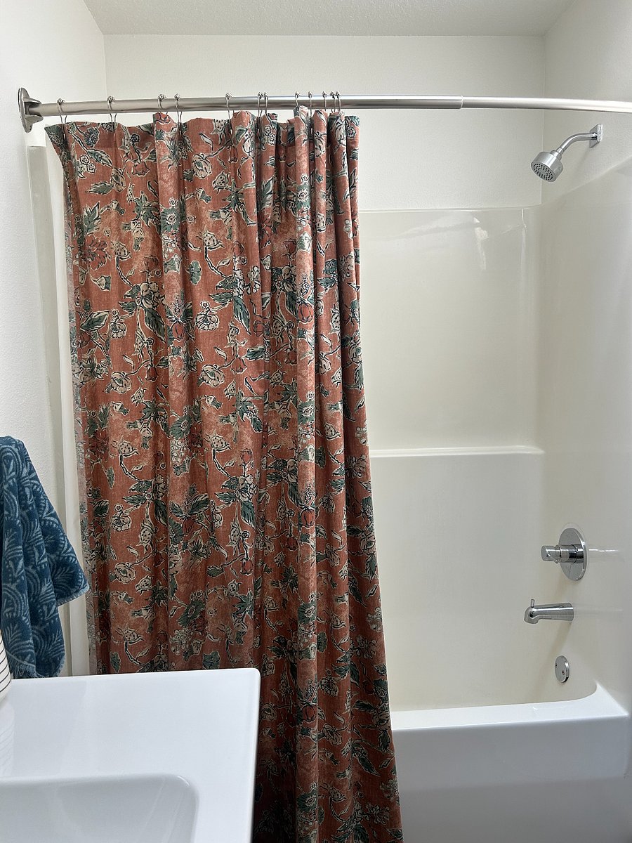 Guest Shower