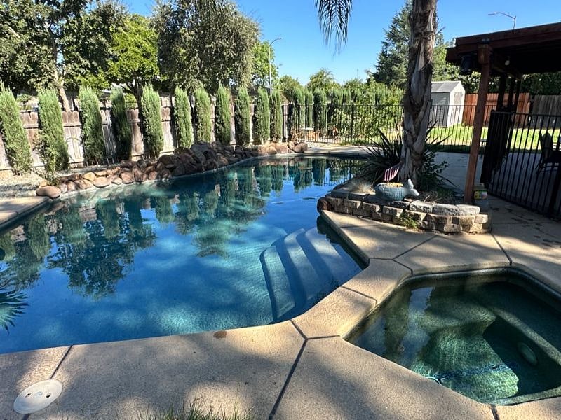 Furnished Finder property 615831_1 photo 3