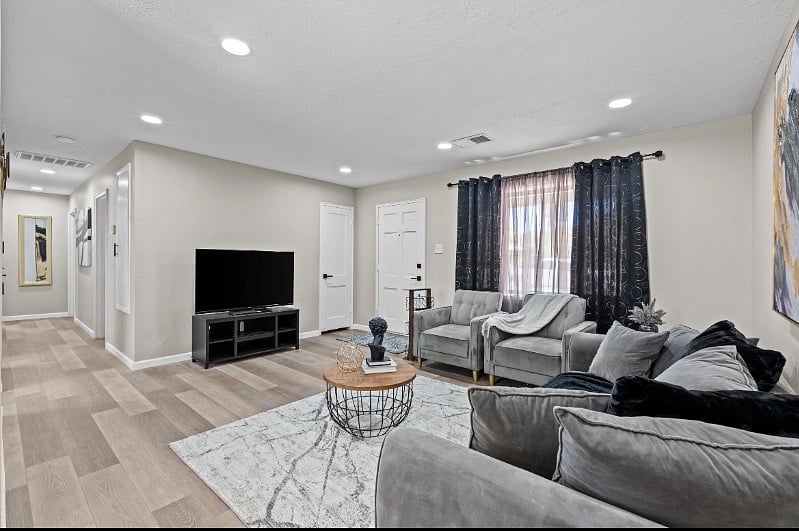 Furnished Finder property 615836_1 photo 5