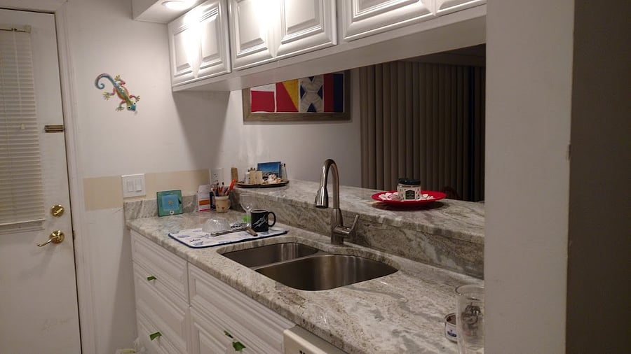 Galley kitchen will full amenities