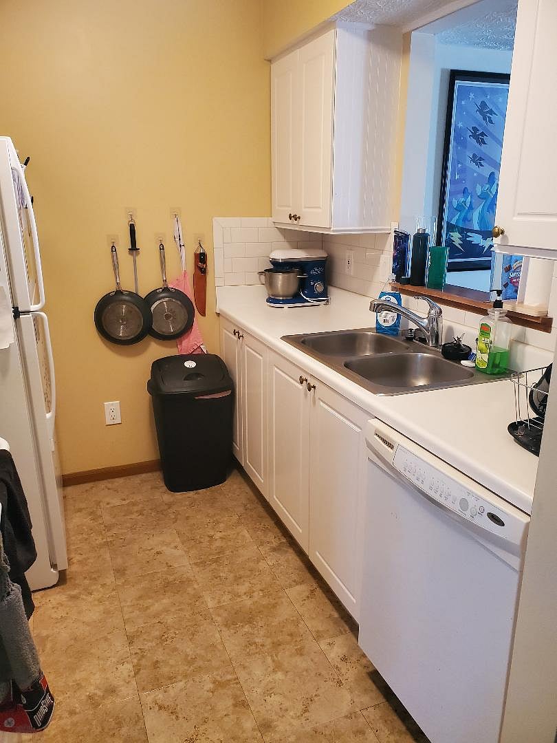 Kitchen right side
