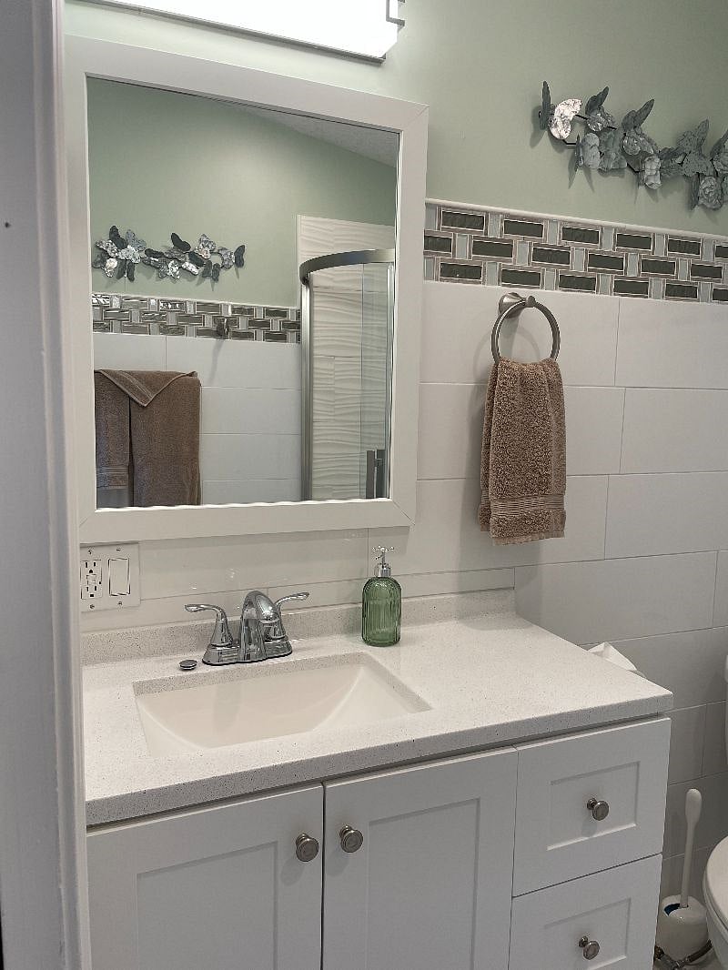2nd Bathroom