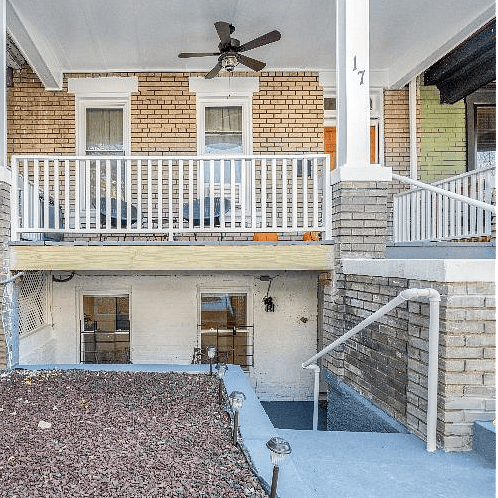 Entry with ample clearance