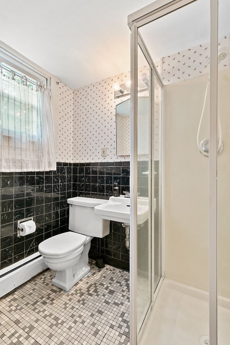 Downstairs full bath.