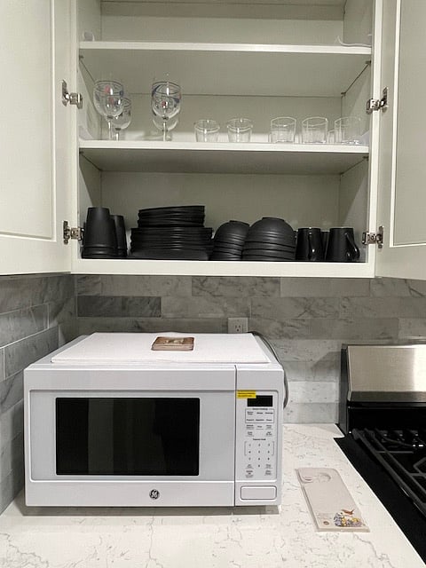 Dishes Set