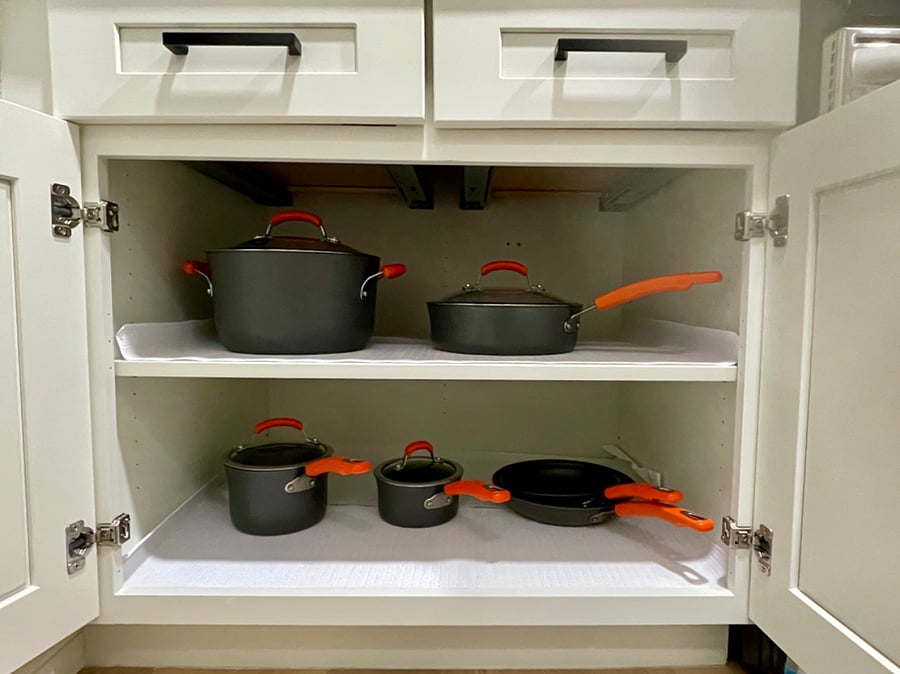 Nonstick cookware set, includes 1 quart sauce pan & 2 quart sauce pan w/ lids, 6 quart stock pot w/ lid, 3 quart saut pan w/ lid, 8.5-inch frypan & 10-inch frypan.