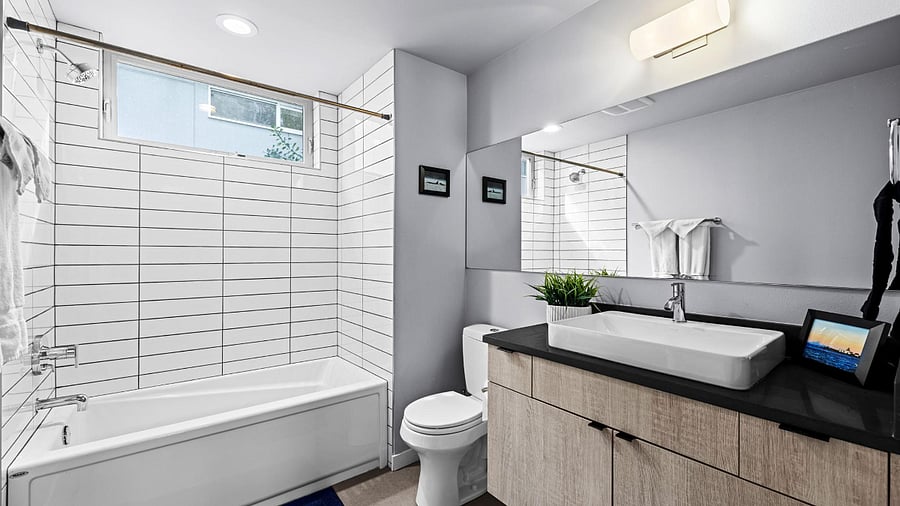 Fremont Townhome - Bathroom