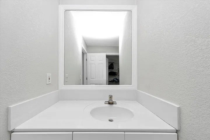Furnished Finder property 616132_2 photo 16