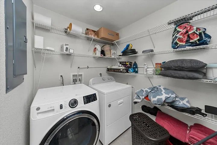 Furnished Finder property 616132_2 photo 17