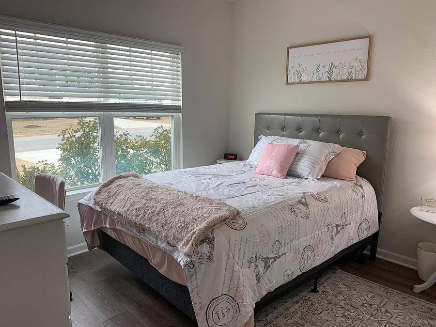 Bedroom No. 2 Queen Bed
