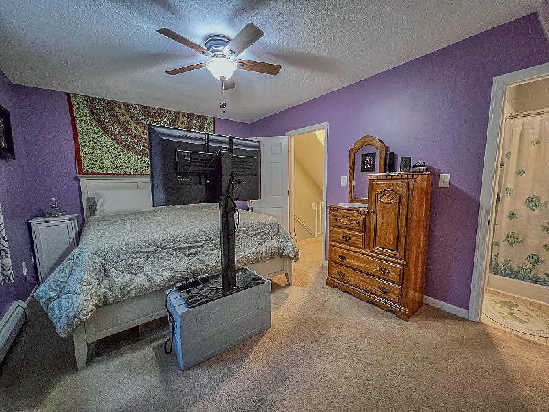 Main Bedroom with King Tempur-pedic mattrerss