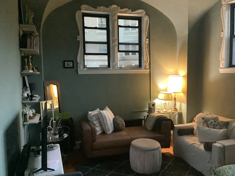 Living room with more than enough room to stretch your legs.
