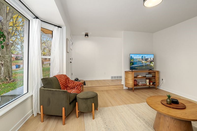 Furnished Finder property 616359_1 photo 3