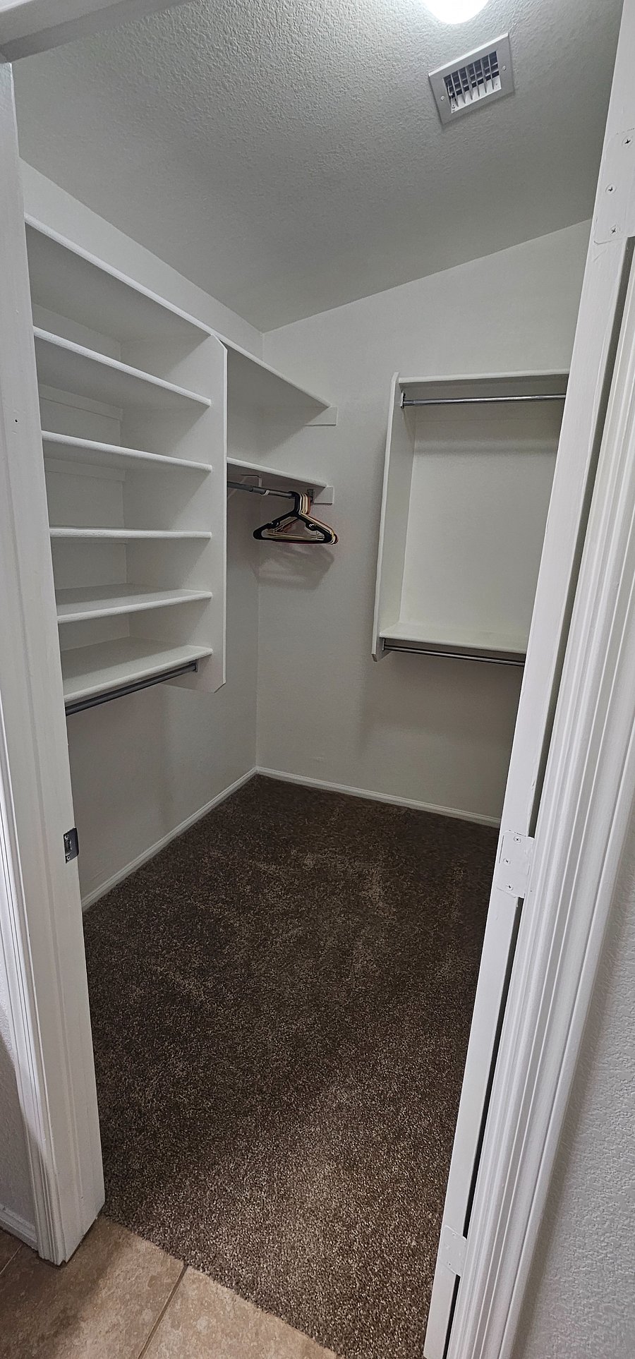 Furnished Finder property 616375_1 photo 18