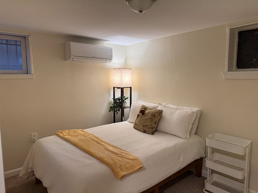Full size bed