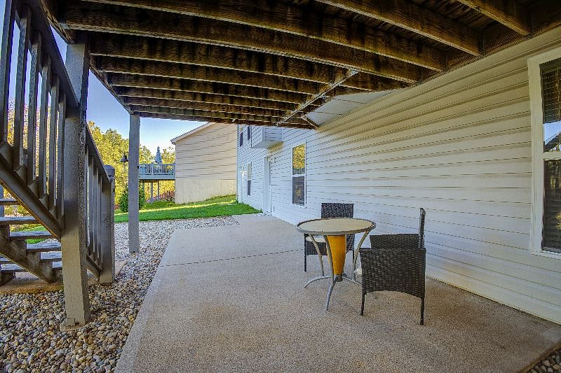 Sit-out chairs and table 1