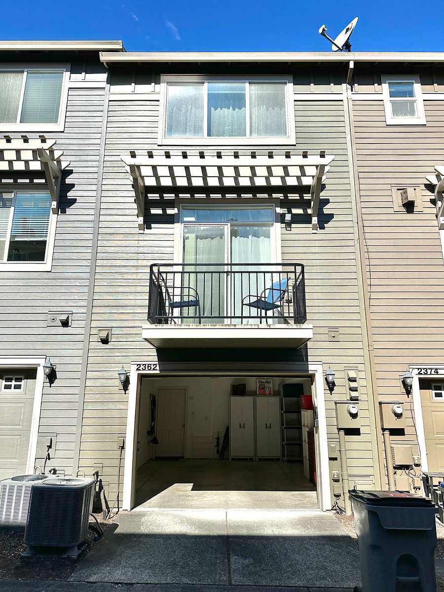 Garage fits one vehicle