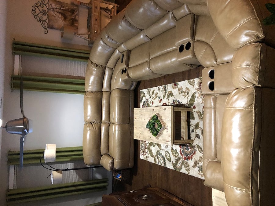 Wow look at that couch with four recliners