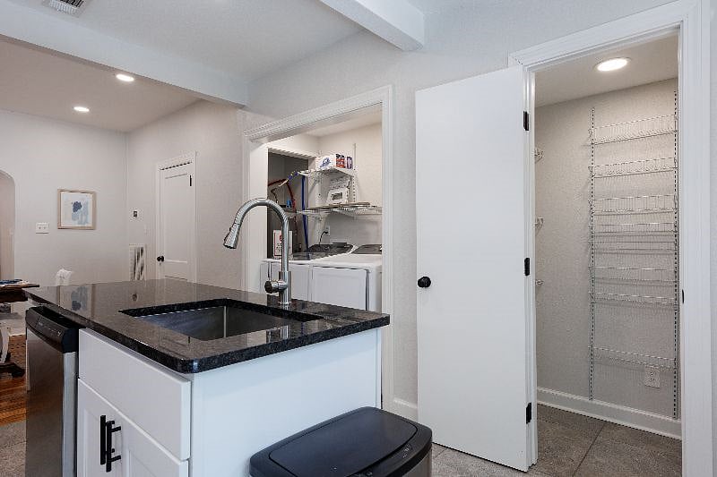 Furnished Finder property 616637_1 photo 16