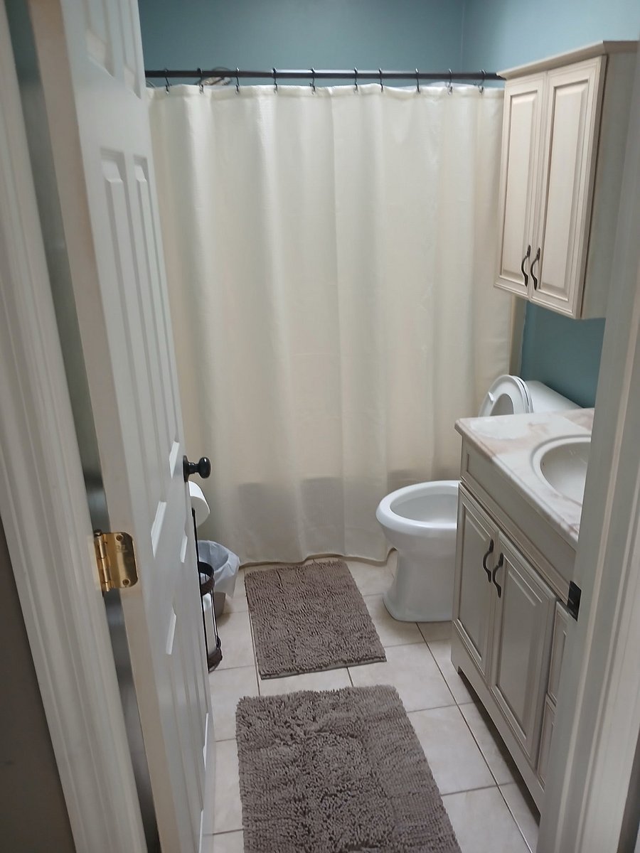 Upstairs bathroom