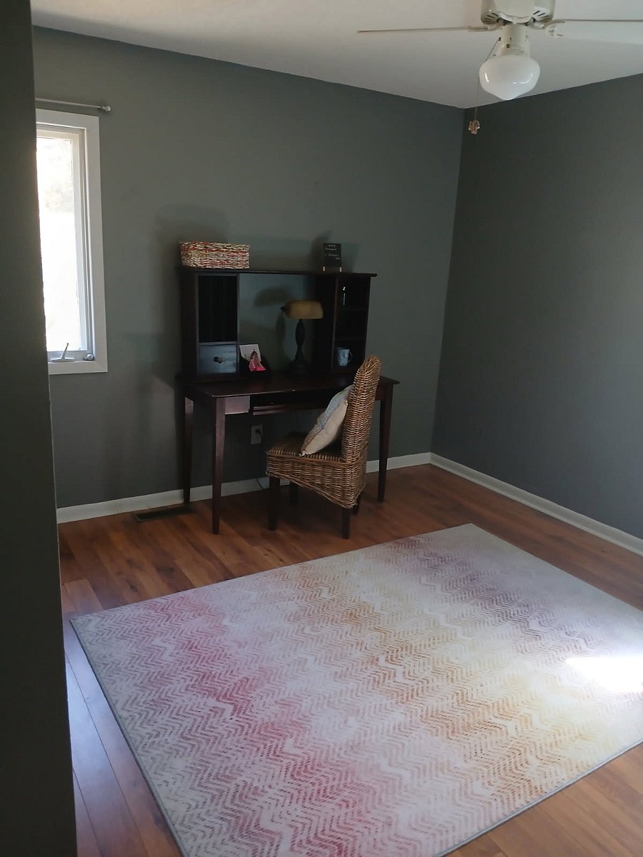 Upstairs 3rd bedroom with desk, closet and queen size air mattress if needed.