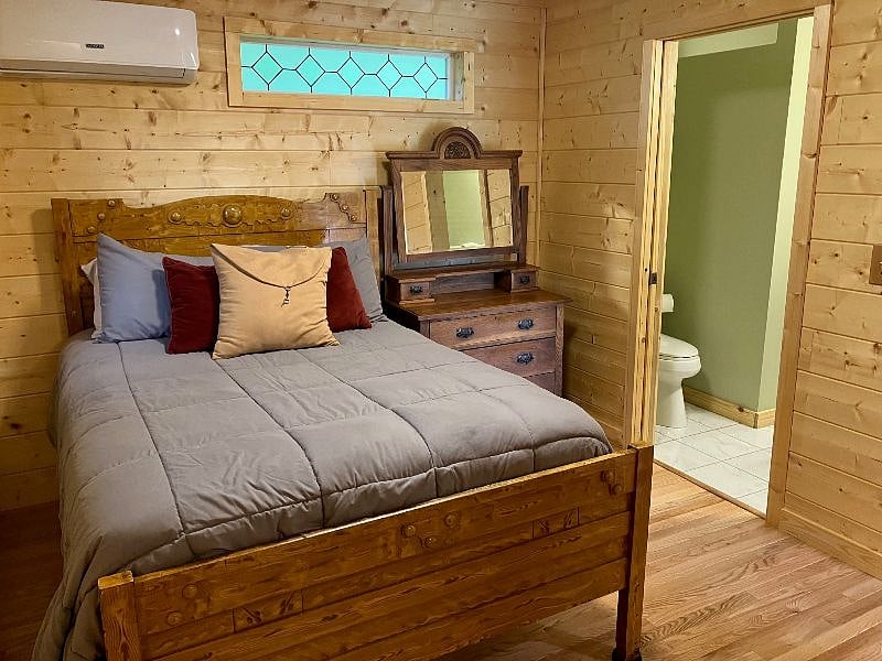 Bedroom - Full size bed