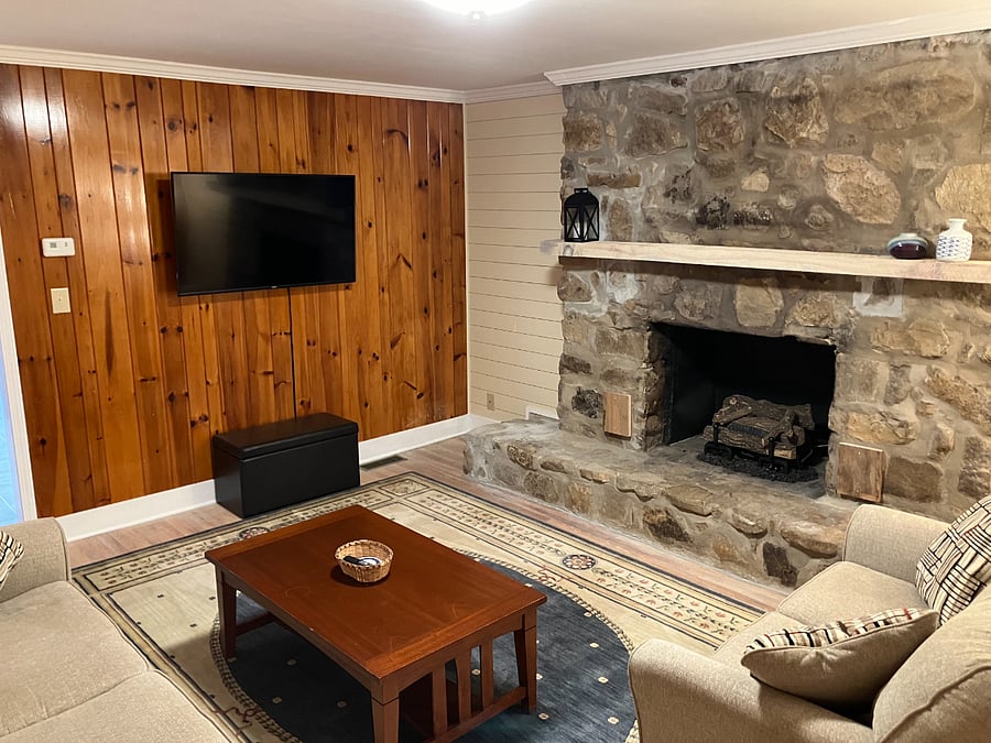 Living Room (TV and Fireplace)