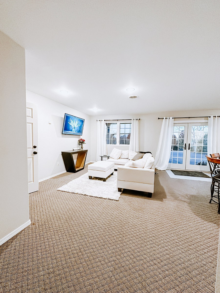 Living room space - huge!