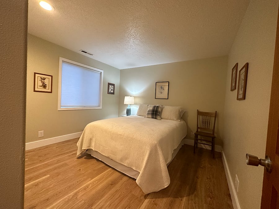 Bedroom 3 - Upstairs - Queen Size Bed