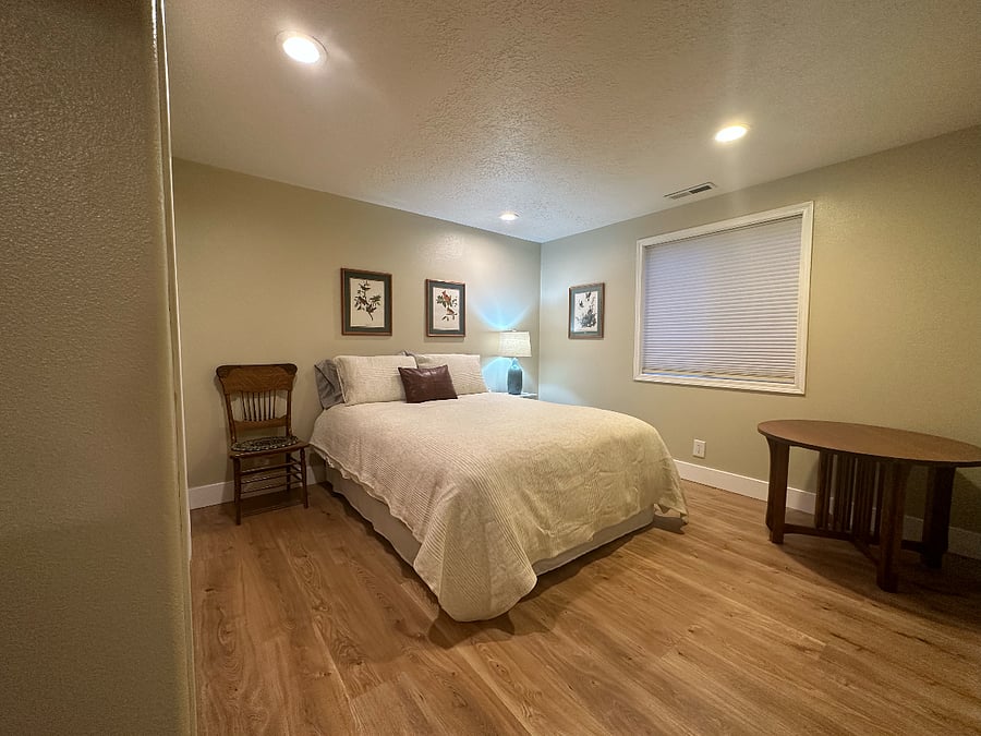 Bedroom 2 - Upstairs - Queen Size Bed