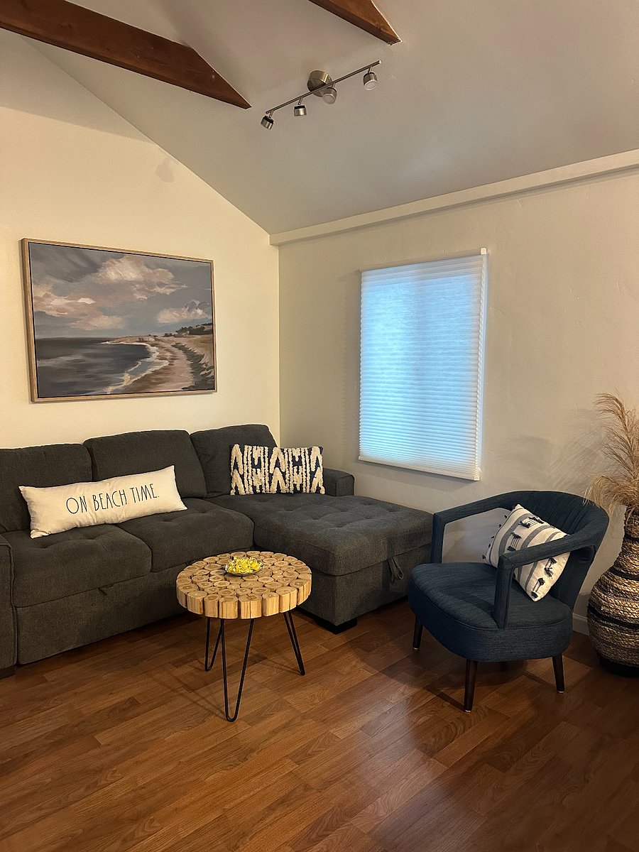 Queen Pullout/Futon Couch